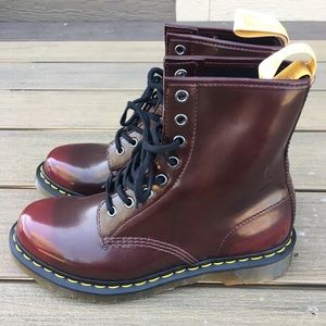 Dr. Martens Vegan 1460 in Cherry Red Rouge